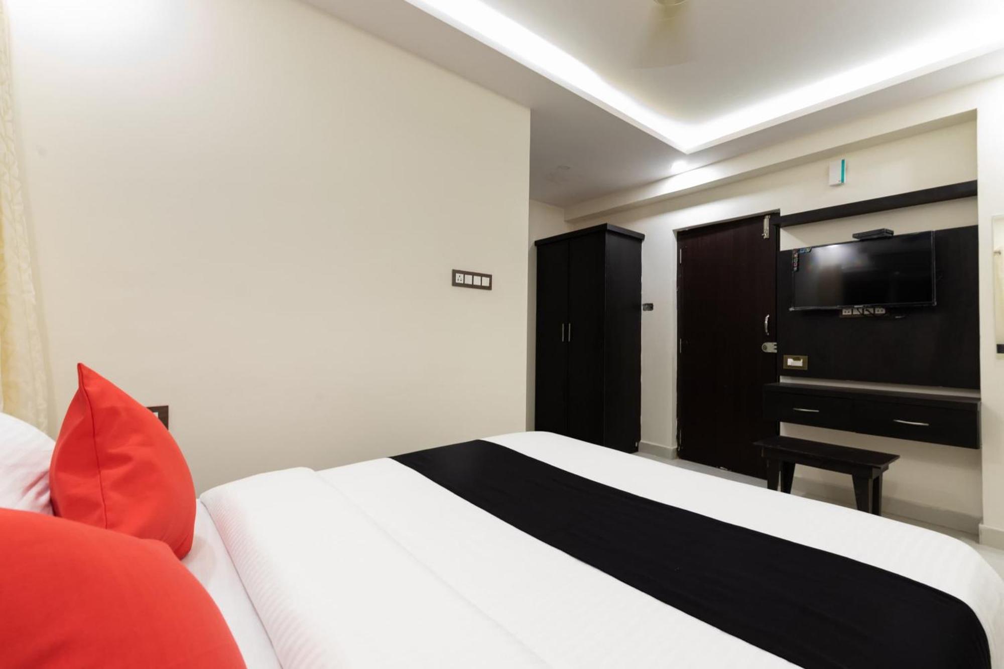 Capital O Regal Suites Bangalore Luaran gambar