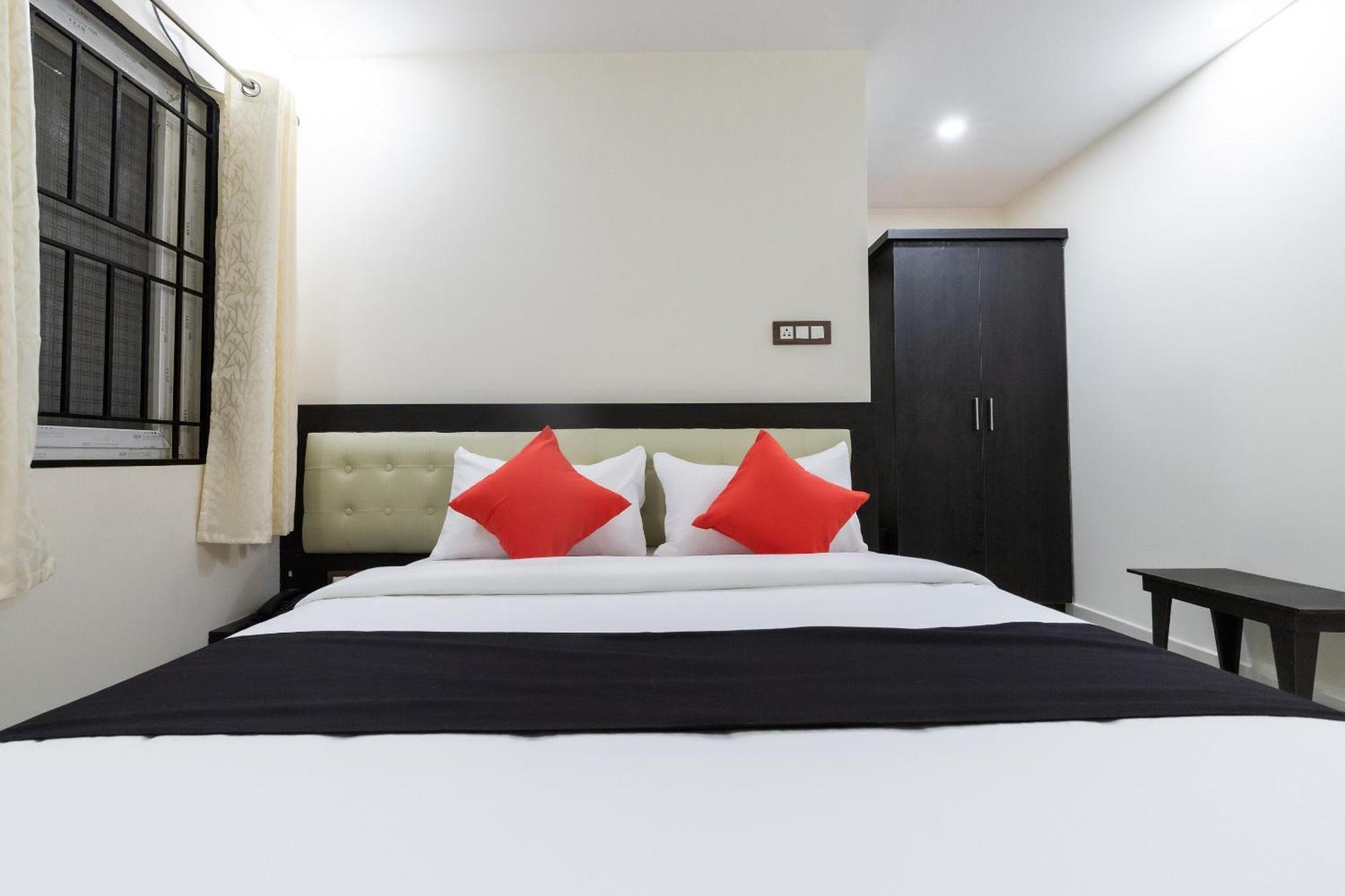 Capital O Regal Suites Bangalore Luaran gambar