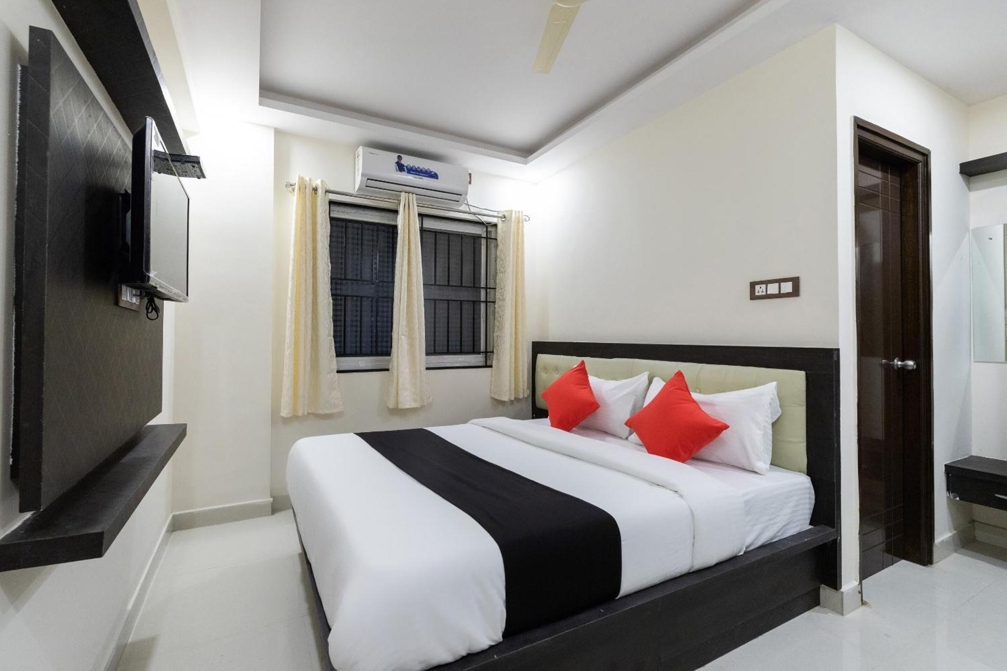 Capital O Regal Suites Bangalore Luaran gambar